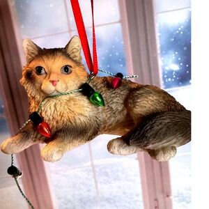 Sandicast Cat in Christmas Lights Ornament New in Box